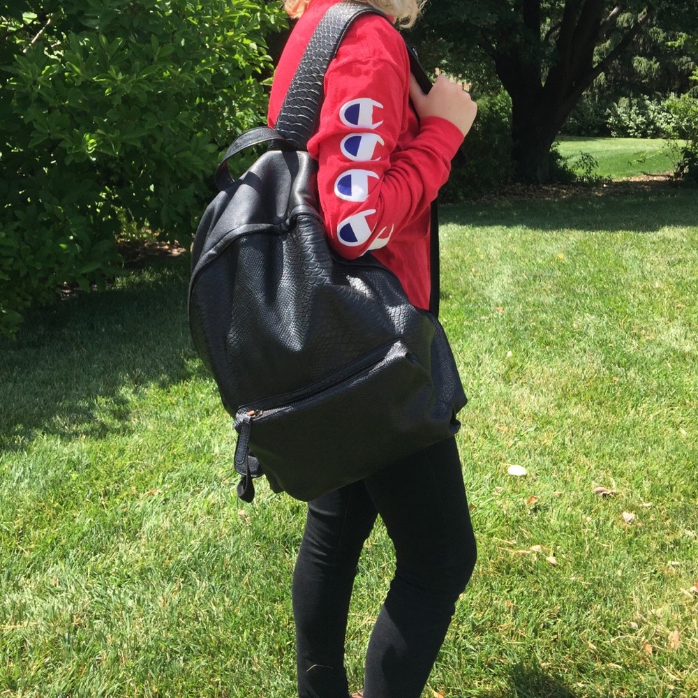 BLACK LEATHER BACKPACK 💥 FREE SHIPPING 💥